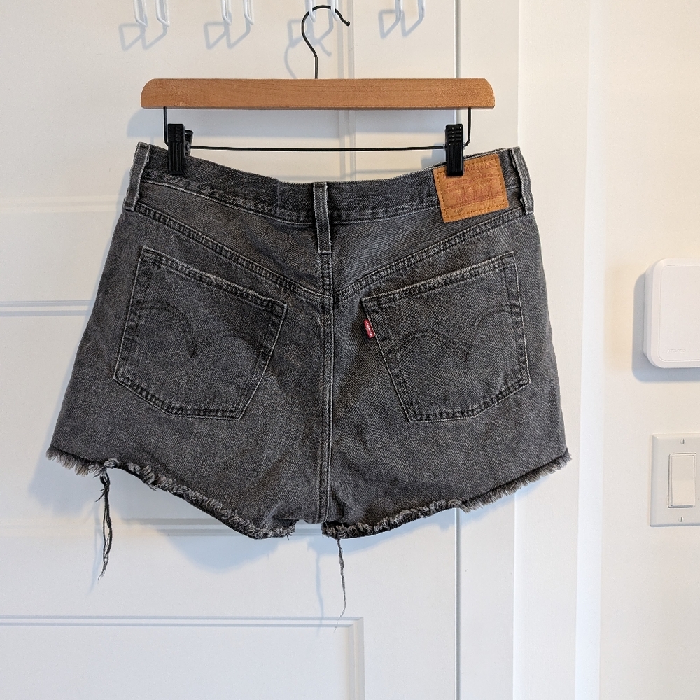 Levi's/501 Black Short Sz 32 - Picture 2 of 7